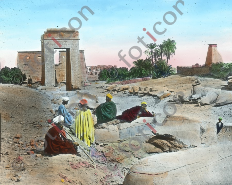 Sphinx-Allee in Karnak | Sphinx avenue in Karnak - Foto foticon-simon-008-044.jpg | foticon.de - Bilddatenbank für Motive aus Geschichte und Kultur